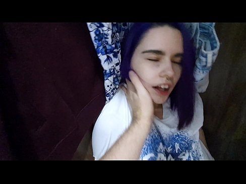 ❤️ Leidsin oma õe kapist ja aitasin tal cumida ❤️❌ Seks at us et.redporn-tv.ru